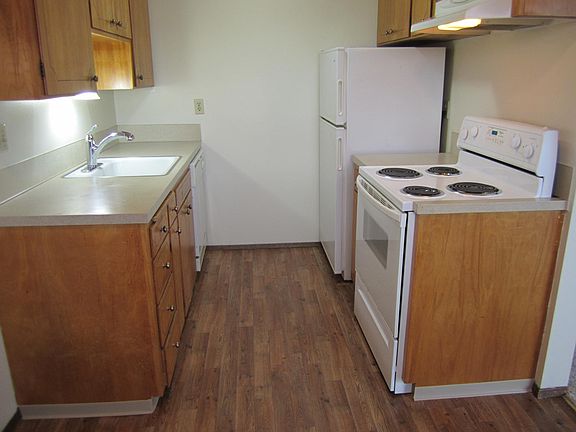 Full kitchen