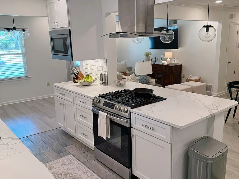 1343 Walton Rd — Photo 1