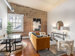 38 N Front St #4B, Philadelphia, PA 19106