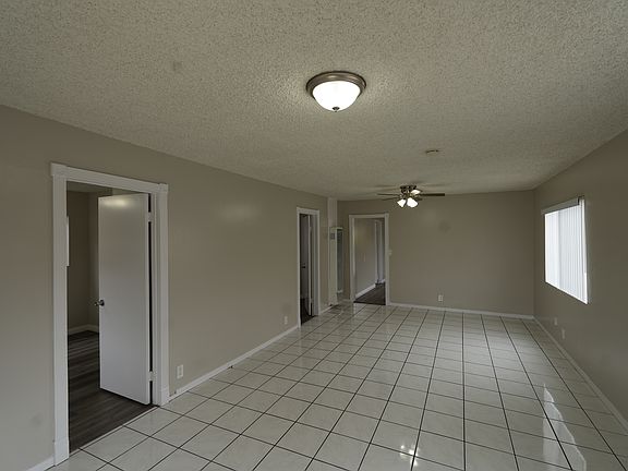 3rd image of 457 W Sepulveda St