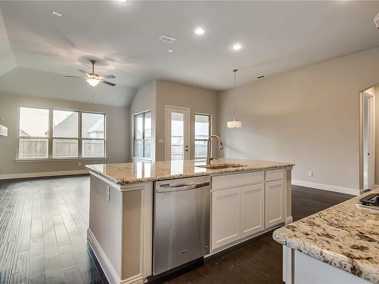 2612 Walnut Creek Ln — Photo 11