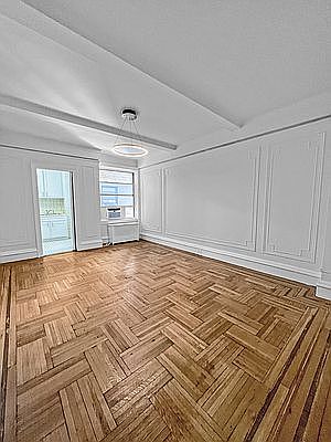 3rd image of 240 W 98th St APT 6G