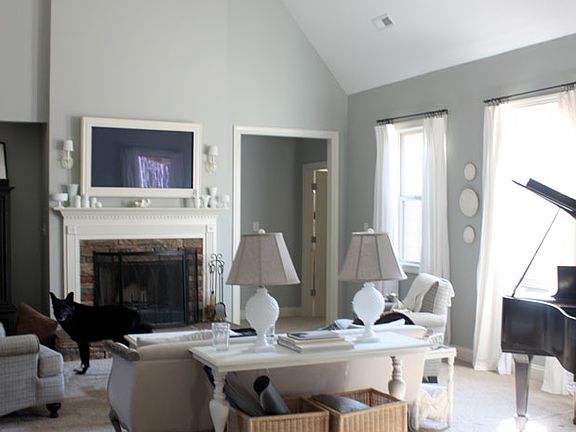 Large room w/ space for a baby grand