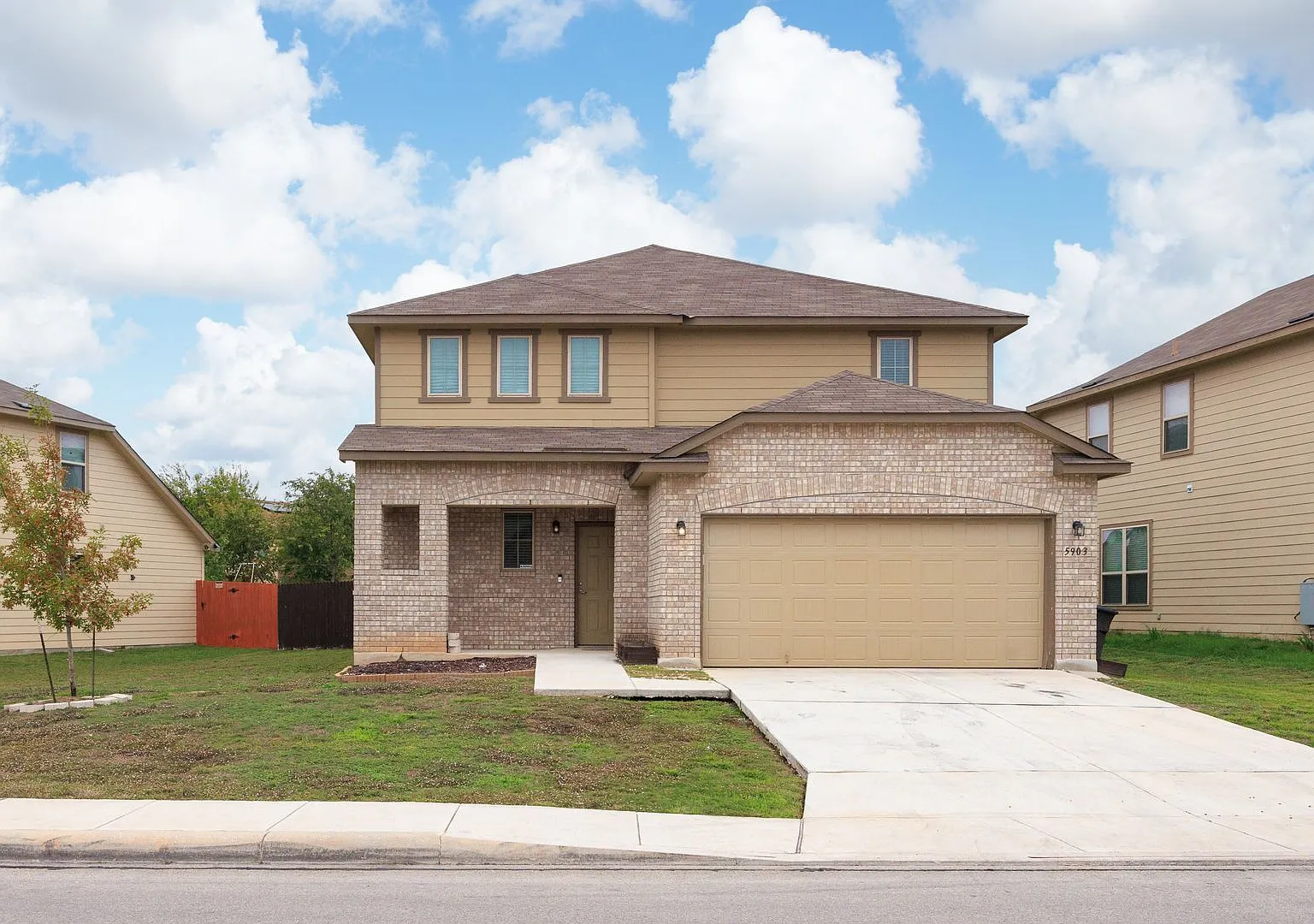 Spacious 4-Bedroom Northeast Crossing Home with Game Room & Large Backyard — Photo 1
