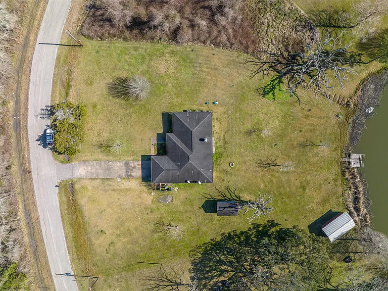 140 Lakewood Dr — Photo 5