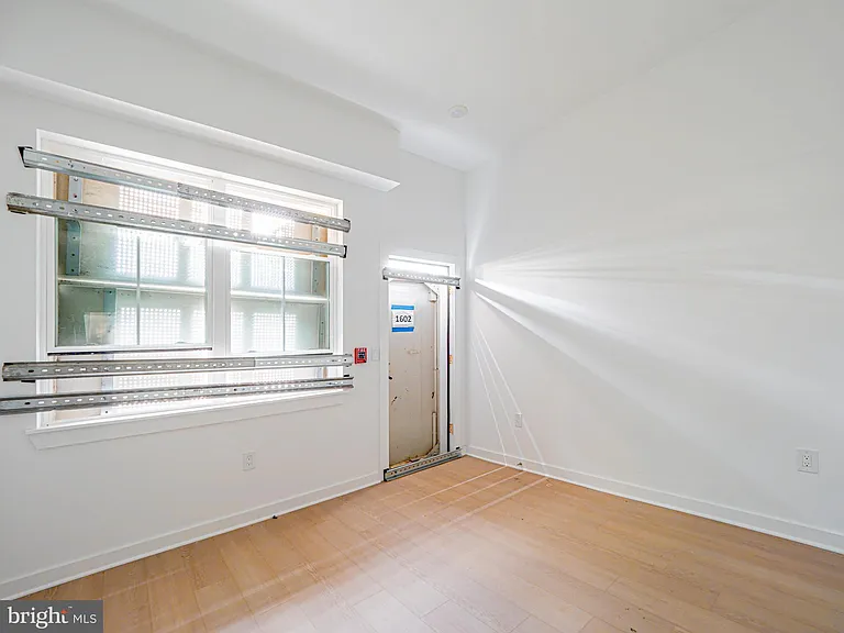 2403-2407 W Thompson St #1 — Photo 7