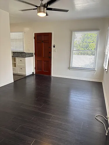 354 W Elk Ave #E Photo 1