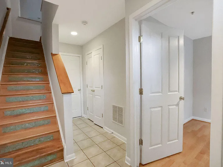 2133 12th Pl NW — Photo 18