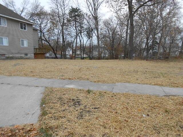 1st image of 12 Pinegrove Ave