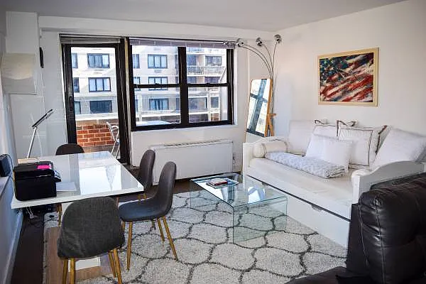 Rented by Meraki Realty LLC | media 11