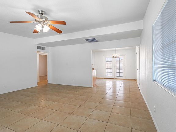 4th image of 2043 S Maple Ave