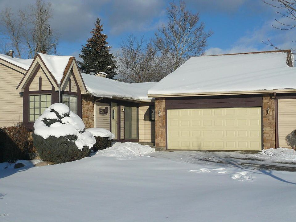 1st image of 2281 Southgate Dr SE