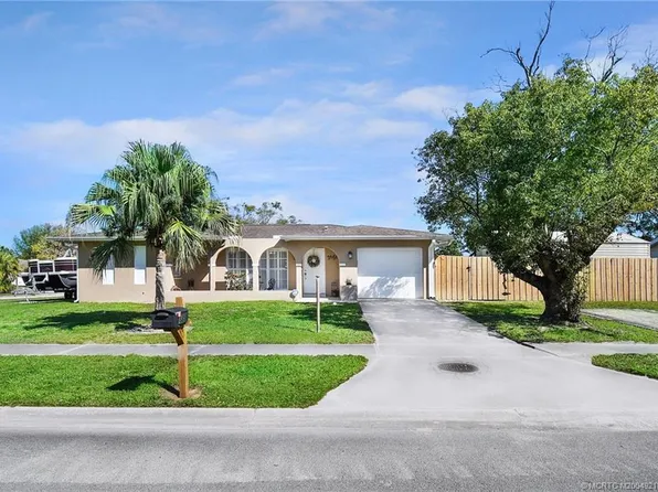 835 SE Tierra Ct, Fort Pierce, FL 34983