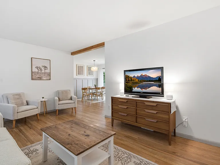 130 Geyser Rd — Photo 2