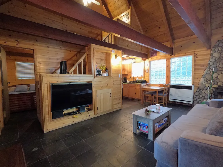 2418 Fir Dr — Photo 8