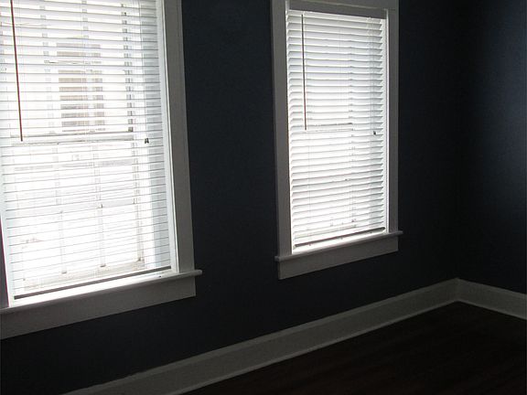 4th image of 241 E Park Ave
