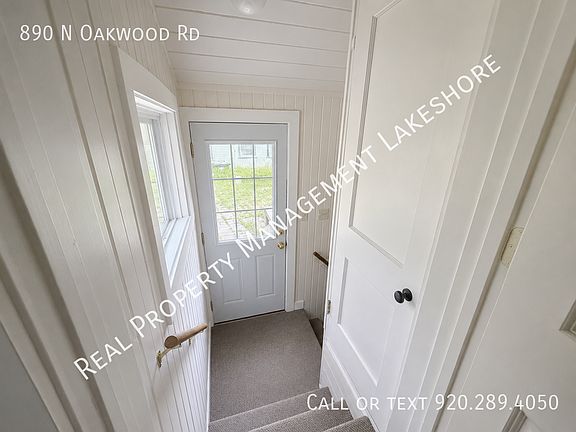 2nd image of 890 N Oakwood Rd