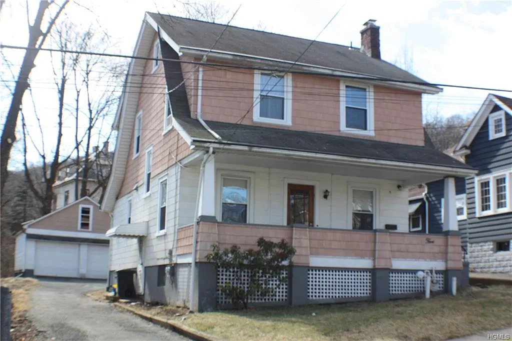 5 Ross Ave photo 1