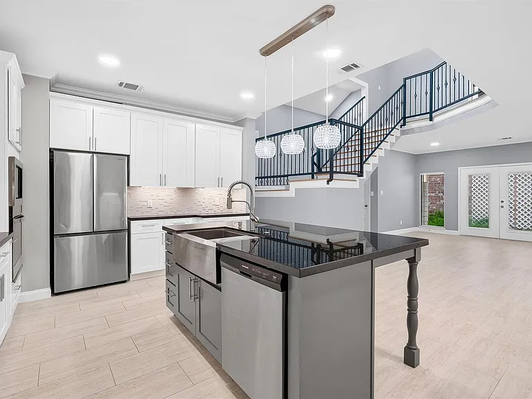 1032 Townplace St — Photo 12