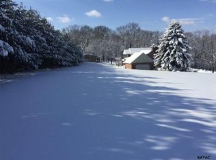 8290 Park St, Seven Valleys, PA 17360