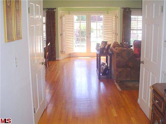 5th image of 249 S Palm Dr
