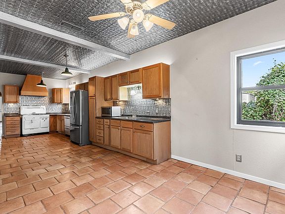 3rd image of 1000 E Highway St #1008