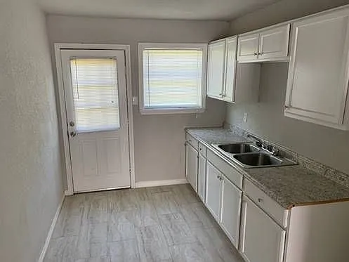 3 bed, 975 sqft, $1,575 — Photo 4
