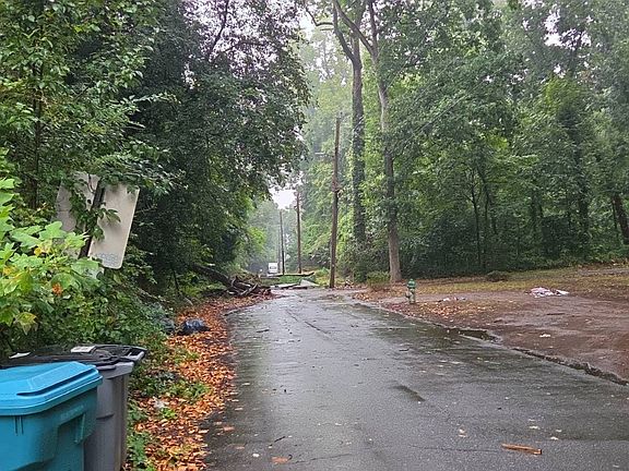 5th image of 3037 Springdale Rd