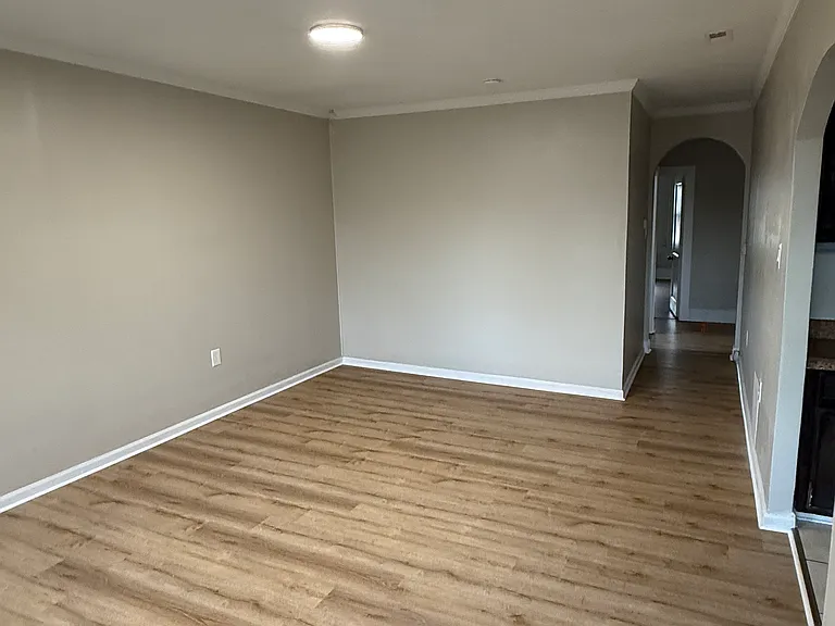 W Centerview St — Photo 1