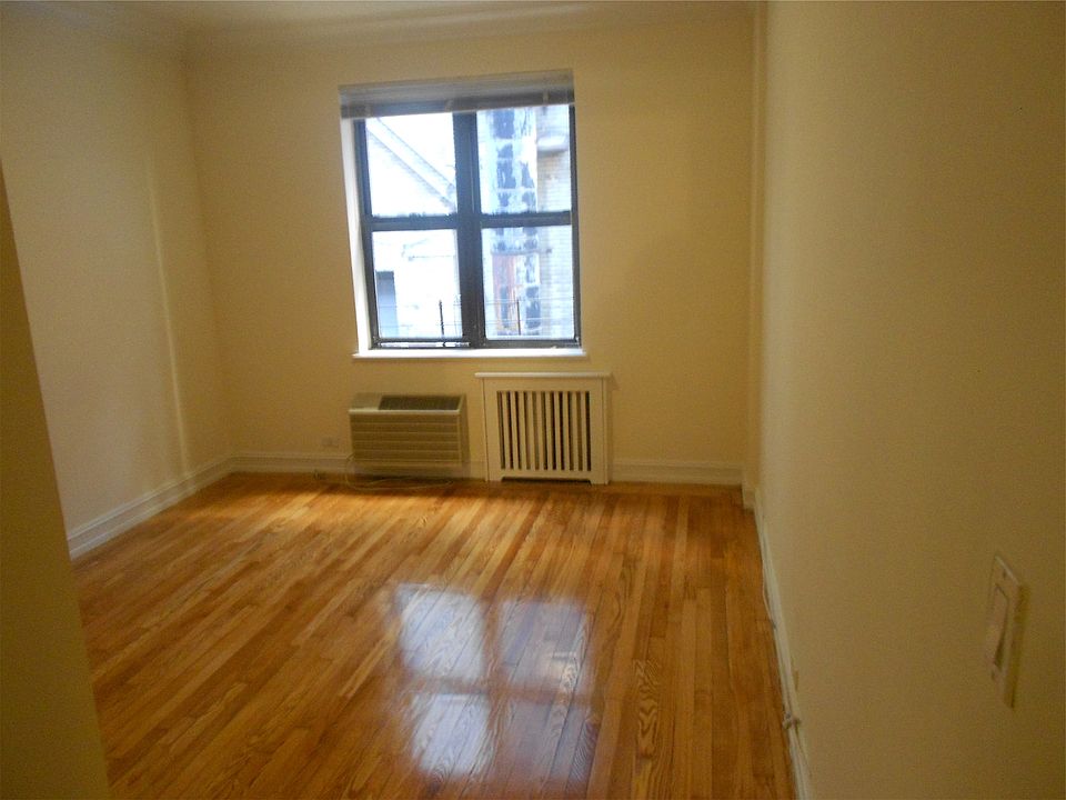 2nd image of 759 E 222nd St