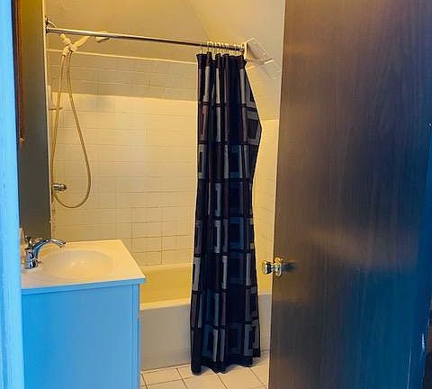 4th image of 23340 Wellington Cres Unit 1