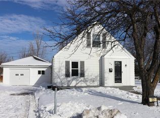 22 Elm Cir, Amherst, NY 14226