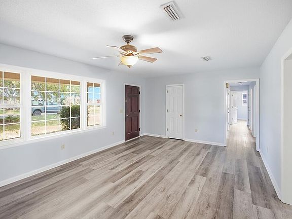 4th image of 302 Candy Dr