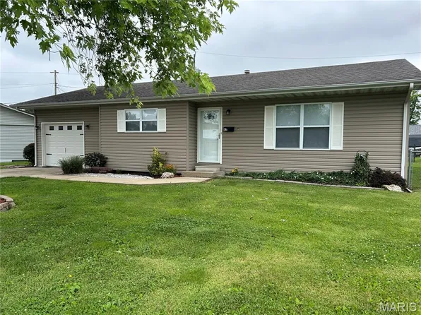 82 Briarview Ln, Granite City, IL 62040