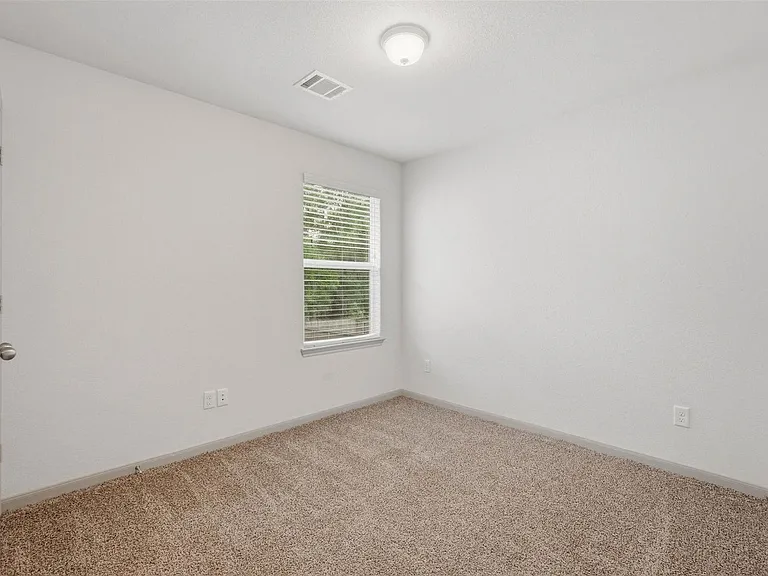 634 Magnolia Bnd — Photo 11