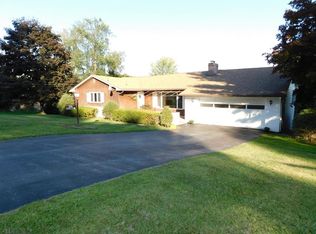 607 Beaumont Dr, Altoona, PA 16602