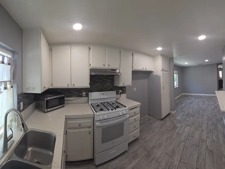 2603 W Northwood #2603 — Photo 6