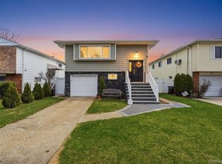 38 Sutton Street, Hempstead, NY 11550