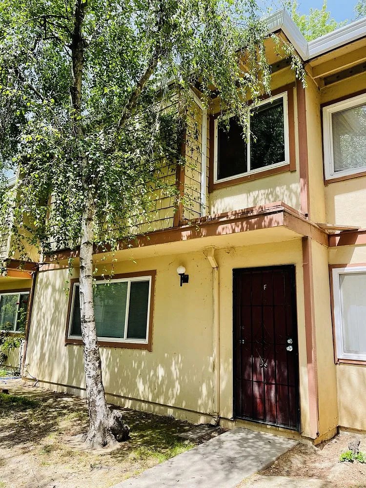 708 Northfield Dr APT F photo 1