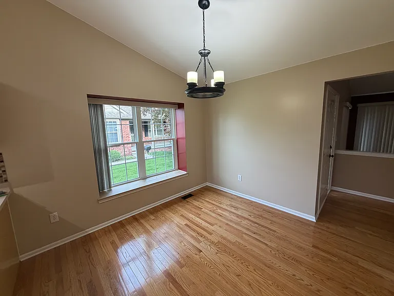 5626 Victory Cir — Photo 8