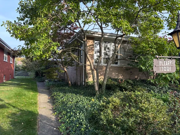 11001 S Kilbourn Ave, Oak Lawn, IL 60453