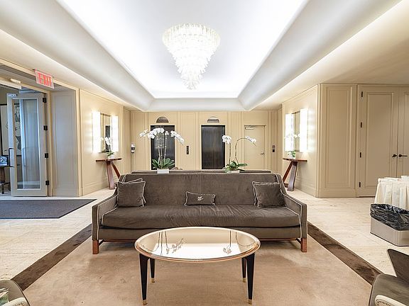 4th image of 55 Wall St APT 610