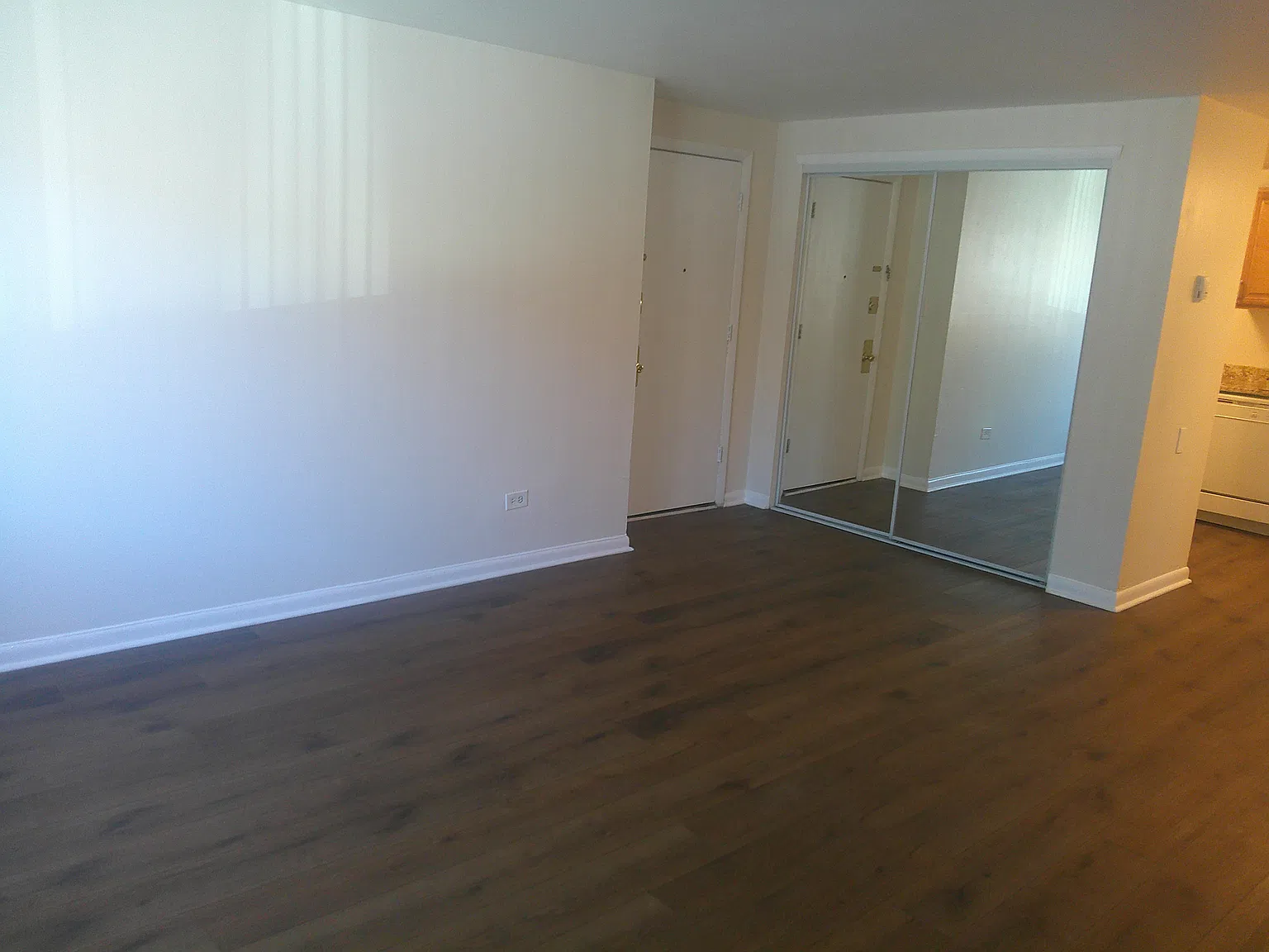 2 bed, 740 sqft, $1,100 — Photo 3