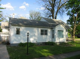 225 W Thomas St, Toulon, IL 61483
