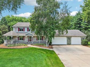 6443 Hickory Ln, Waunakee, WI 53597