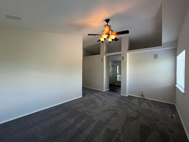 10441 Devonshire St — Photo 18