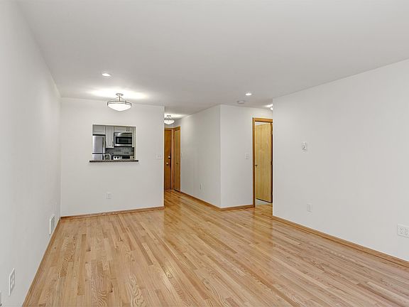 5th image of 2200 1st Ave N APT 202
