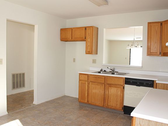 3rd image of 6557 Rolling Glen Dr