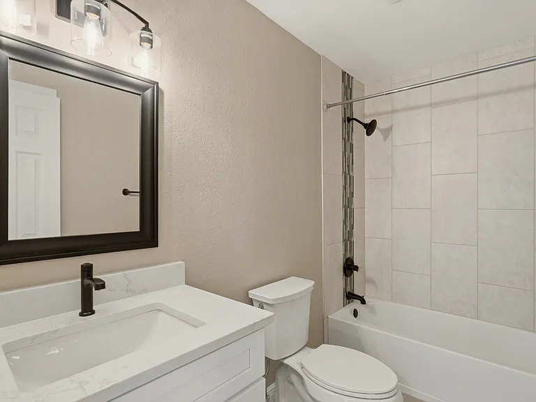 7338 Raintree Frst — Photo 16