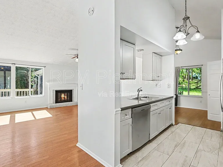 10475 Willow View Cir — Photo 9